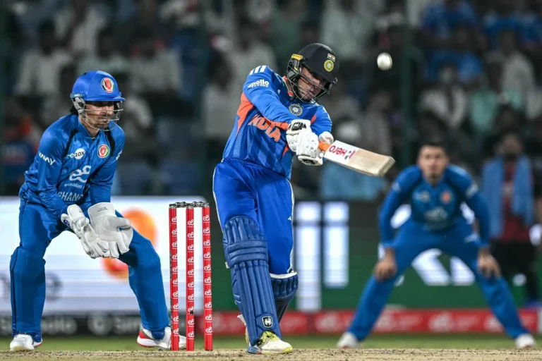 আফগানিস্তানের বিপক্ষে ৩০ বলে সেঞ্চুরি অভিষেক শর্মার