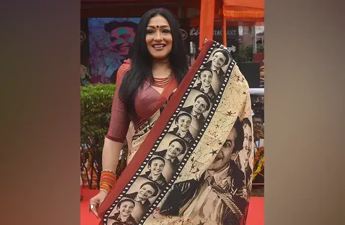 উত্তম কুমারের জন্মশতবর্ষে ঋতুপর্ণার শাড়িতে মহানায়কের স্মৃতি