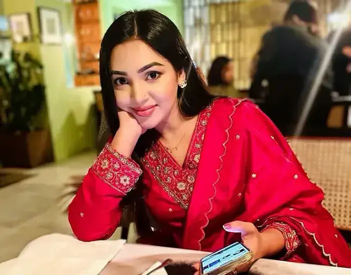 রাত ১০টার পর আর ফোনে পাওয়া যাবে না অভিনেত্রী প্রভাকে