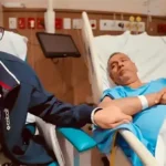 ছেলের পাশে দাঁড়িয়ে নিজে অসুস্থ