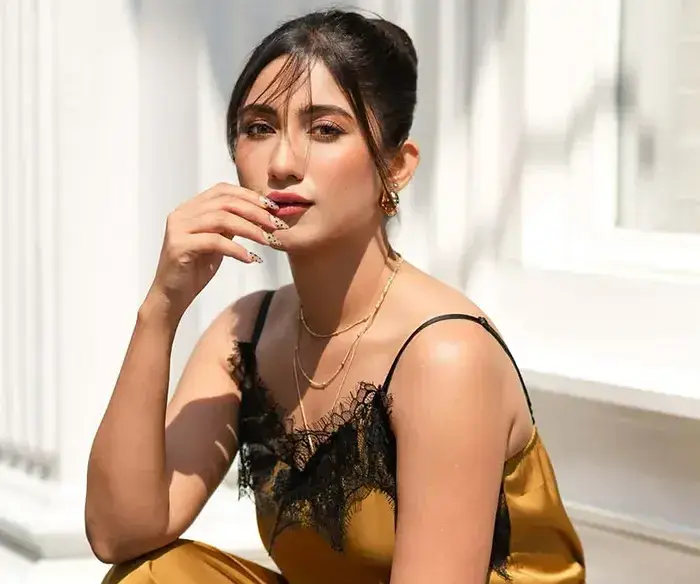 দেড় মাসের ছুটি কাটিয়ে শুটিংয়ে ফিরলেন সাফা কবির