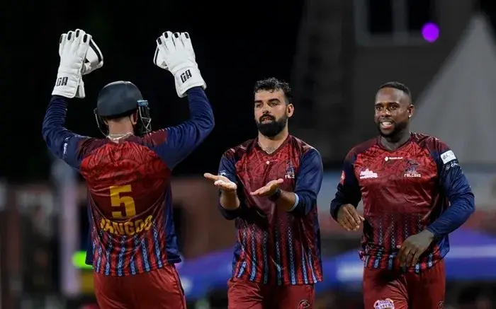 পাকিস্তানি স্পিনারদের বিষে নীল মিরাজরা, ফাইনালে অ্যান্টিগা