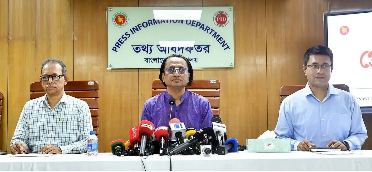 সরকারি চাকরিতে মৌখিক পরীক্ষার নম্বর বৃদ্ধি: ব্যাখ্যা দিলেন তথ্য উপদেষ্টা