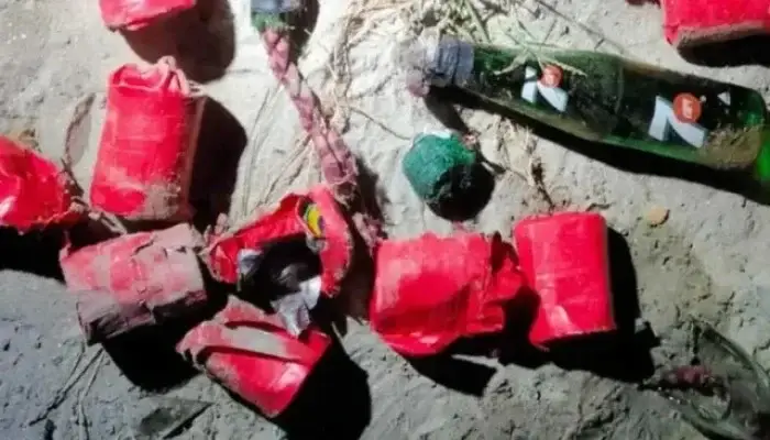 পুরাতন বাণিজ্য মেলার মাঠে ২০টির বেশি ককটেল উদ্ধার