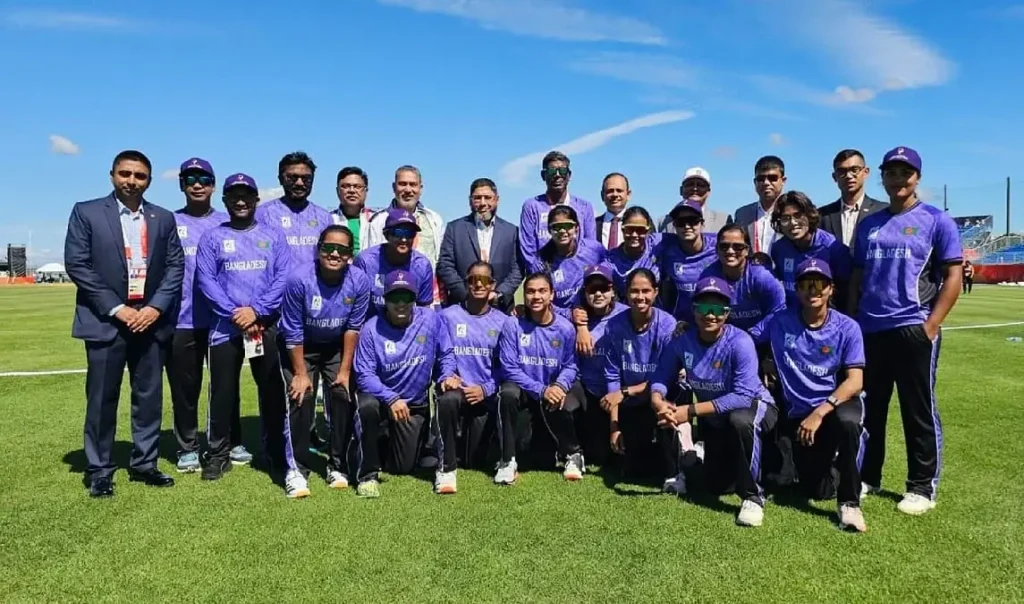 জাপান সফর শেষে দেশে ফিরলেন সেনাপ্রধান ওয়াকার-উজ-জামান