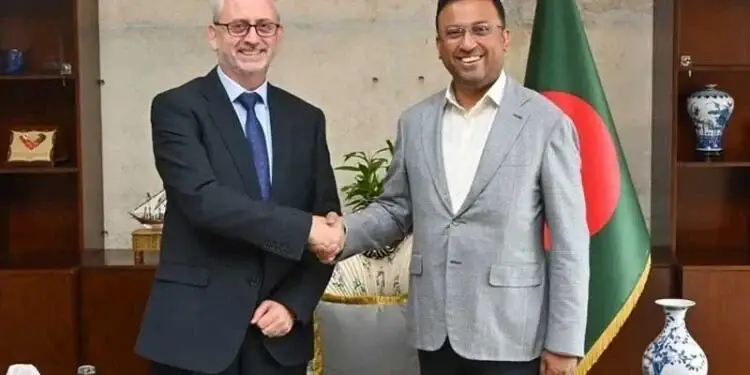 ফ্রান্সের সাথে দ্বিপক্ষীয় সহযোগিতা বাড়াতে চায় বাংলাদেশ