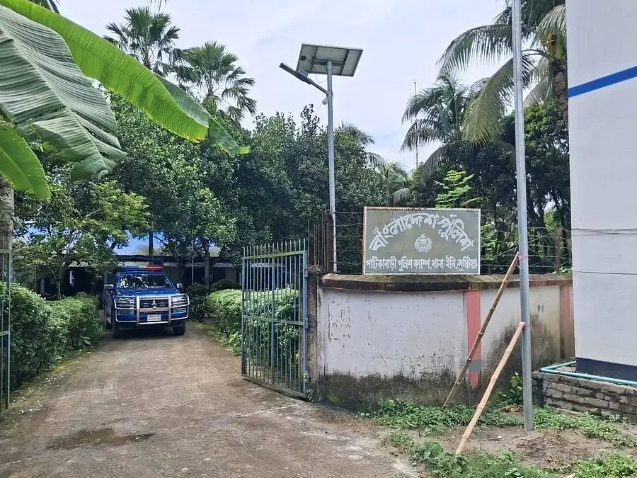 কুষ্টিয়ায় রাতের খাবার খেয়ে অচেতন ১০ পুলিশ সদস্য হাসপাতালে