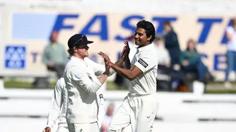 কাউন্টি অভিষেকেই হাসানের ৭ উইকেট, কেন্টের বড় জয়