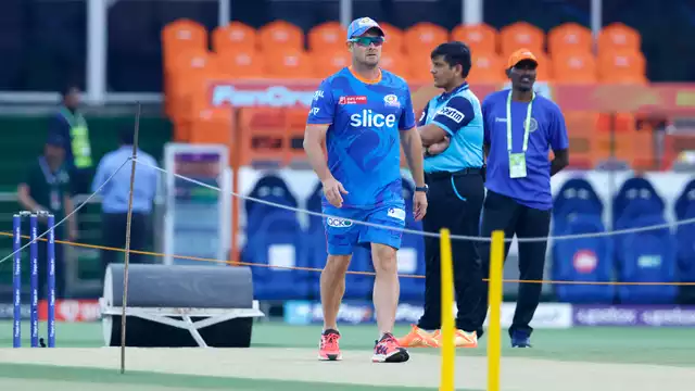 এমআই এমিরেটসের নতুন হেড কোচ মার্ক বাউচার