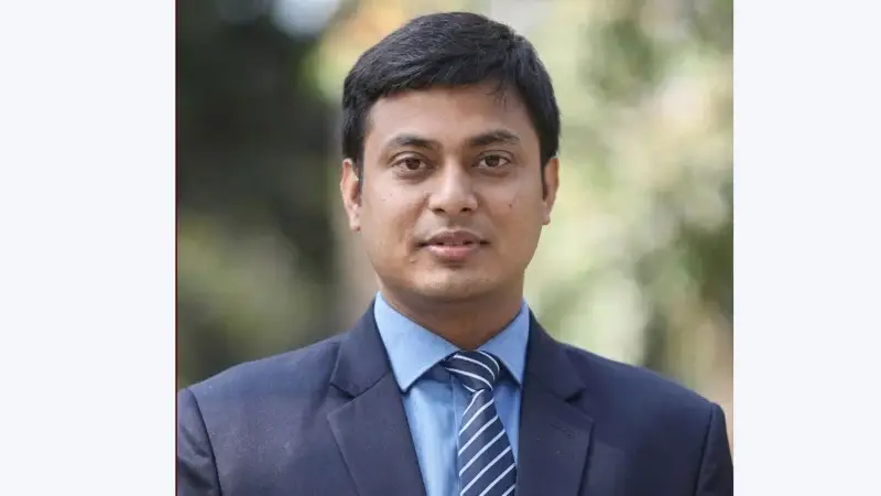 পাকুন্দিয়ায় চার দপ্তরের গুরুভার একাই সামলাচ্ছেন ইউএনও রূপম দাস