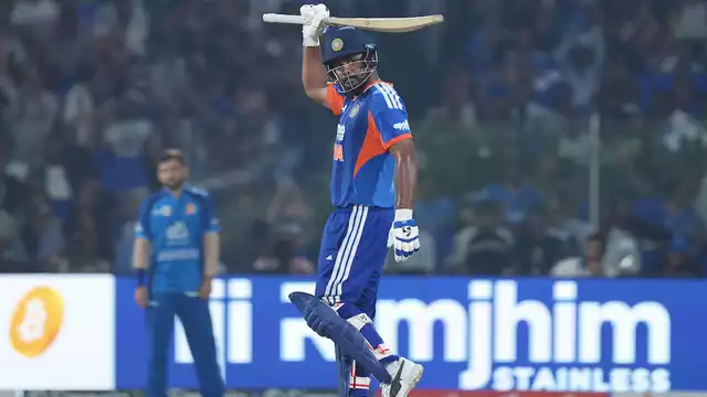 স্যামসনের বিধ্বংসী ব্যাটিং ও বোলারদের দাপটে এক ম্যাচ বাকি