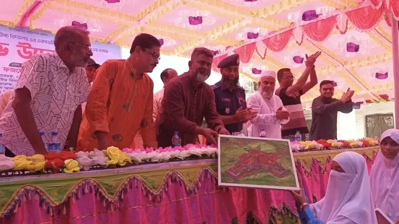 মহাদেবপুর সর্বমঙ্গলা উচ্চ বিদ্যালয়ের নতুন ভবনের উদ্বোধন