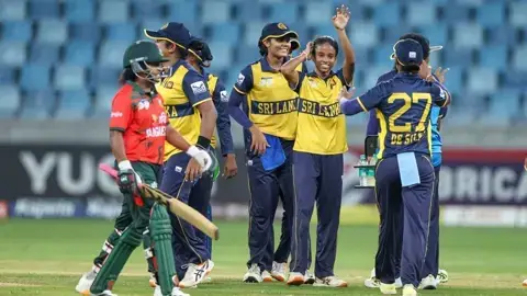 ব্যাটিং ব্যর্থতায় শ্রীলঙ্কার কাছে হারল বাংলাদেশ, সেমিফাইনালের পথে কঠিন সমীকরণ