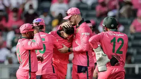 অস্ট্রেলিয়াকে হারিয়ে সিরিজ জয় দক্ষিণ আফ্রিকার