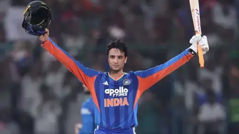 অভিষেকের রেকর্ড সেঞ্চুরিতে আফগানিস্তানকে হোয়াইটওয়াশ করল ভারত