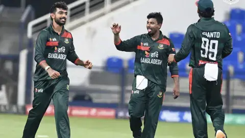 ত্রিদেশীয় সিরিজ: নেট রানরেটের কঠিন সমীকরণে বাংলাদেশ