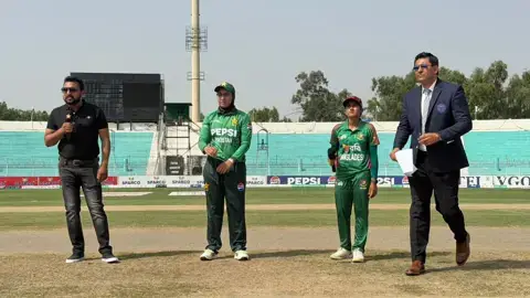 পাকিস্তানের মাঠে টি-টোয়েন্টি সিরিজে শুভ সূচনা বাংলাদেশের