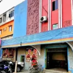 নারায়ণগঞ্জের ঐতিহ্যবাহী লাভলী সিনেমা হল ভেঙে ফেলা হচ্ছে