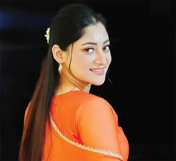 সোশ্যাল মিডিয়ায় রহস্যময় বার্তা পূজা চেরীর