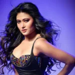 পরিচালকের অপেশাদার আচরণের জেরে কানাডার সিনেমা ছাড়লেন অধরা খান