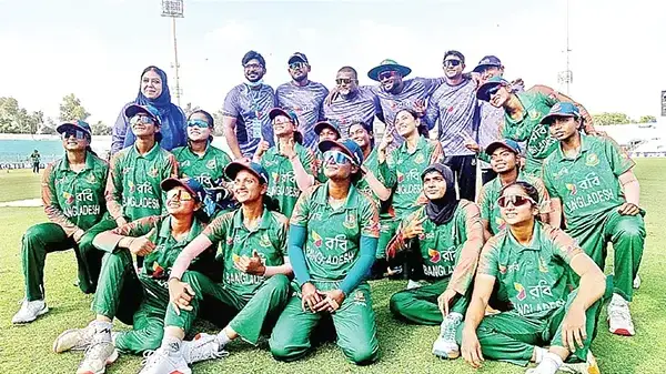 পাকিস্তানকে হারিয়ে ফাইনালে অপ্রতিরোধ্য বাংলাদেশ