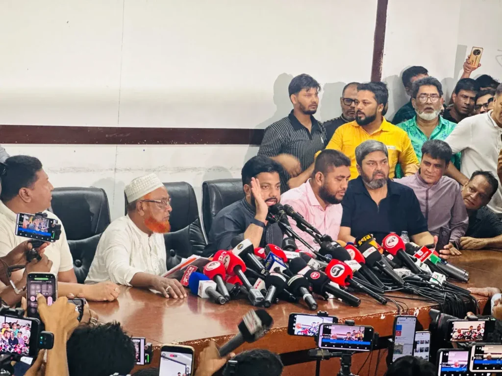 প্রতিমন্ত্রীর পদ ছাড়লেন ইশরাক হোসেন