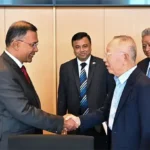 বাংলাদেশে বিনিয়োগ বাড়াতে ইউনিক্লোর সিইওকে প্রধানমন্ত্রীর আহ্বান