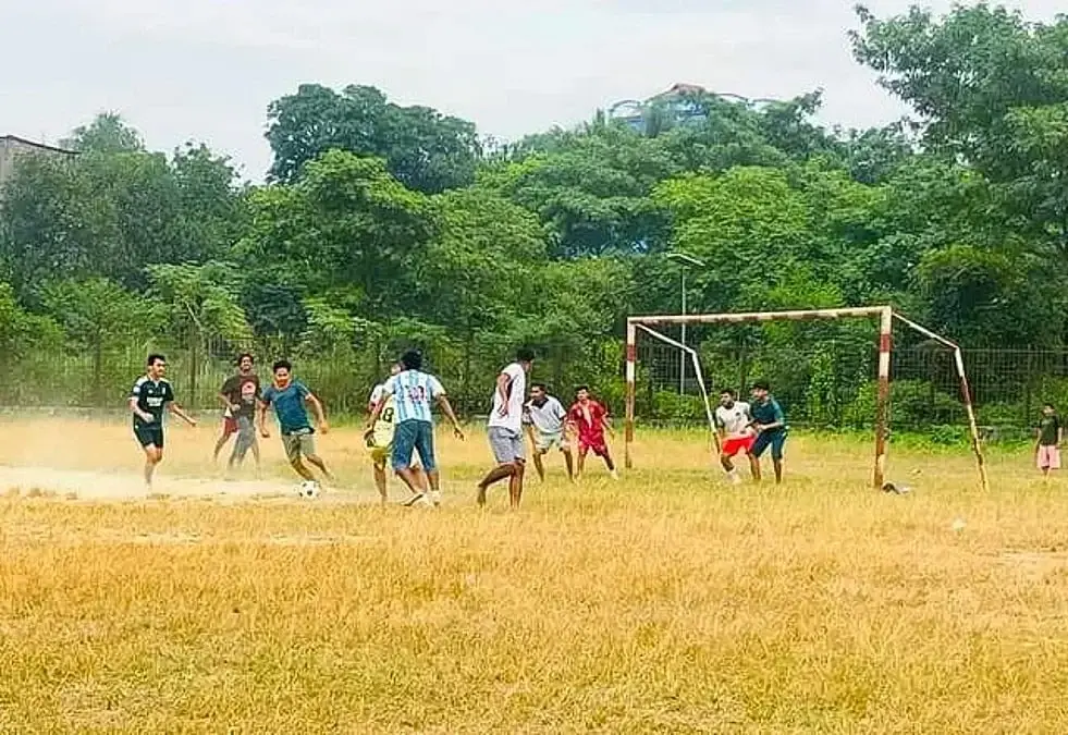 ভৈরবে বন্ধুসভার প্রীতি ফুটবল ম্যাচে লাল দলের জয়