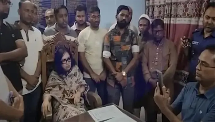 ওসিকে রুমিন ফারহানা: আপনি বিরাট আওয়ামী লীগ ছিলেন