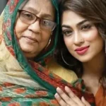 মাকে হারিয়ে শোকার্ত ঢালিউড চিত্রনায়িকা সাদিকা পারভীন পপি