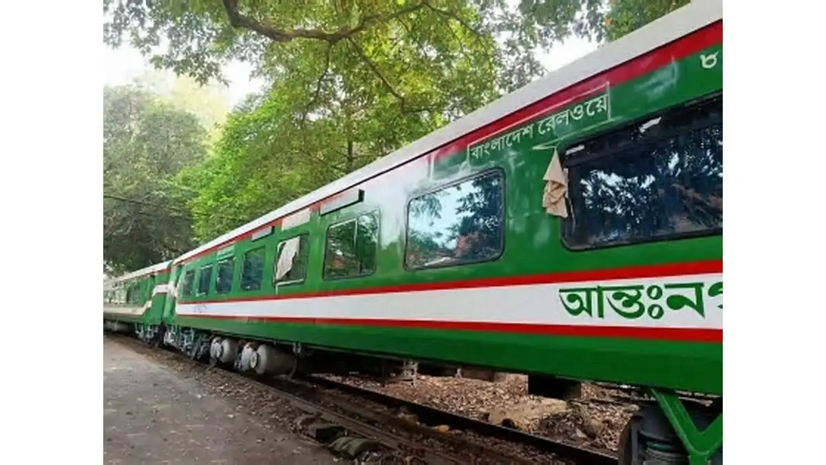 ভারত থেকে সৈয়দপুর রেল কারখানায় পৌঁছাল নতুন ১৮টি কোচ