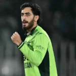 ইংল্যান্ড বধের দিনে অনন্য রেকর্ড গড়লেন পাক তরুণ মিনহাস