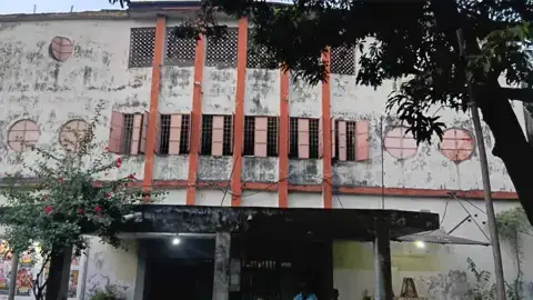 আয়ের সংকটে বন্ধ হচ্ছে গাজীপুরের ঐতিহ্যবাহী ‘উল্কা’ সিনেমা হল