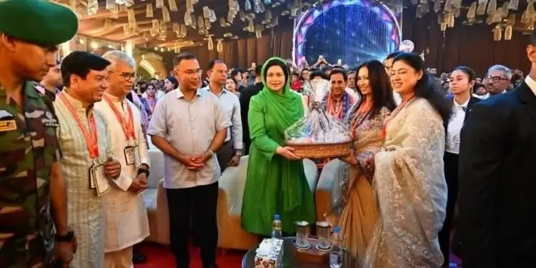 দুর্গাপূজার মণ্ডপ পরিদর্শন করলেন তারেক রহমান