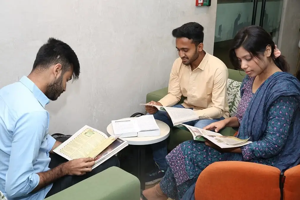 ব্র্যাক মাইক্রোফাইন্যান্সে ক্যারিয়ার