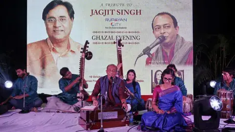 রাজধানীতে সুরের মূর্ছনায় জগজিৎ সিংকে স্মরণ