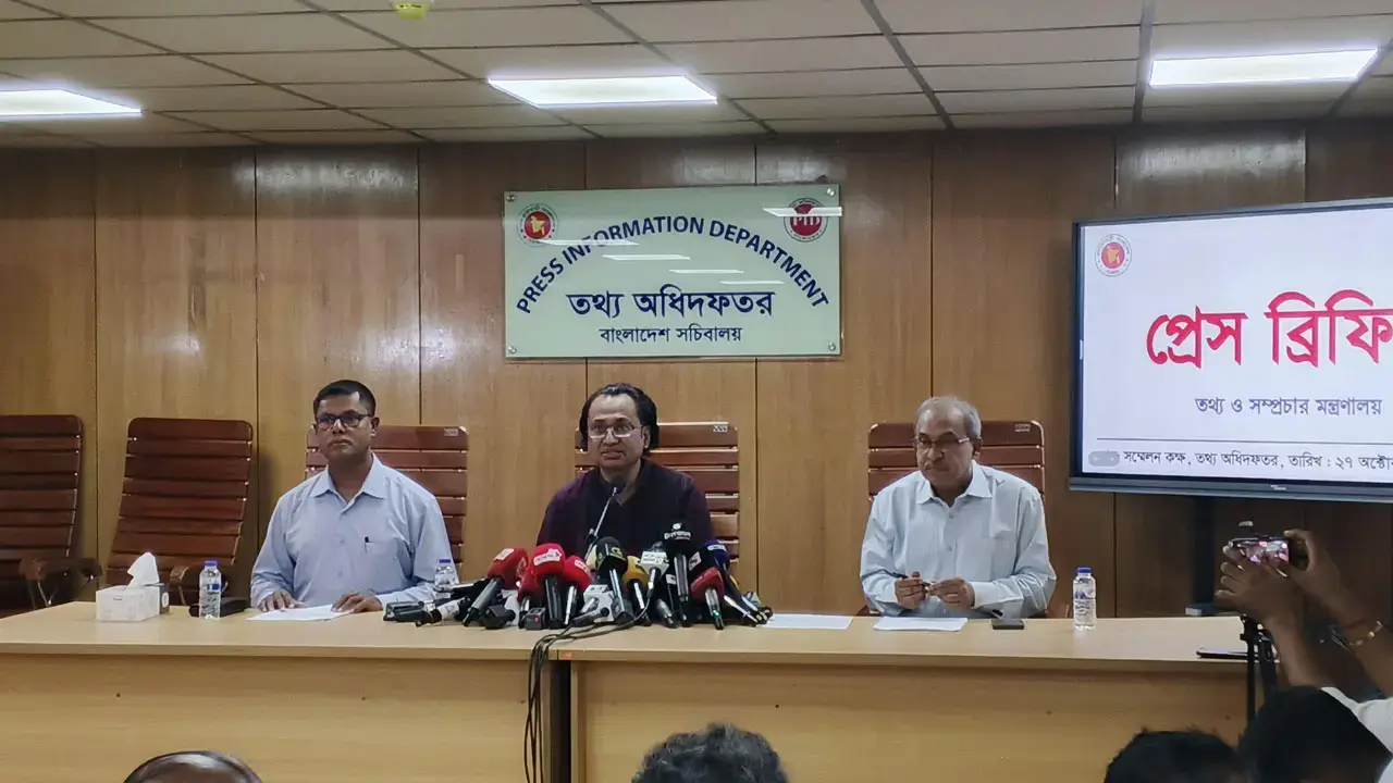 আইজিপির বক্তব্যের বিষয়ে সিদ্ধান্ত প্রধানমন্ত্রী দেশে ফিরলে: তথ্য উপদেষ্টা
