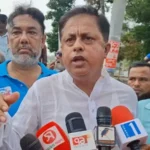 মাদারীপুরের ঐতিহ্যবাহী শকুনি লেক রক্ষায় মানববন্ধন ও স্মারকলিপি
