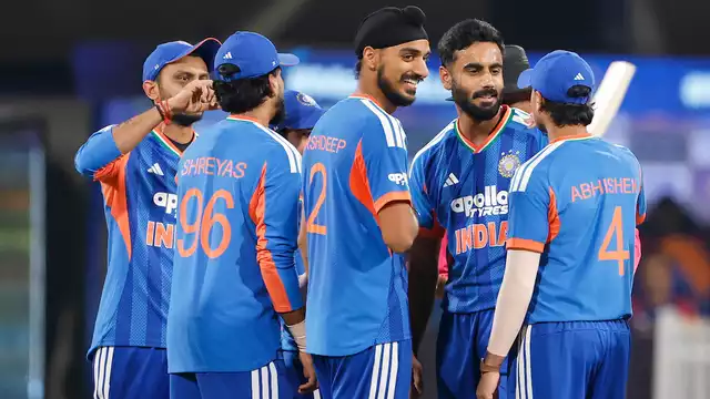 ইন্দোরে রান তাড়ার ধারা ভেঙে ওয়েস্ট ইন্ডিজের বিপক্ষে ১৪