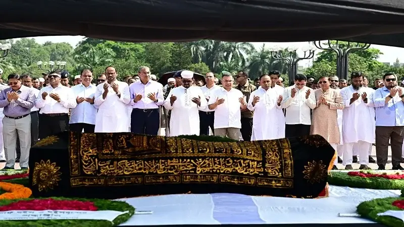 সালাহউদ্দিন আহমেদের জানাজায় অংশ নিলেন প্রধানমন্ত্রী