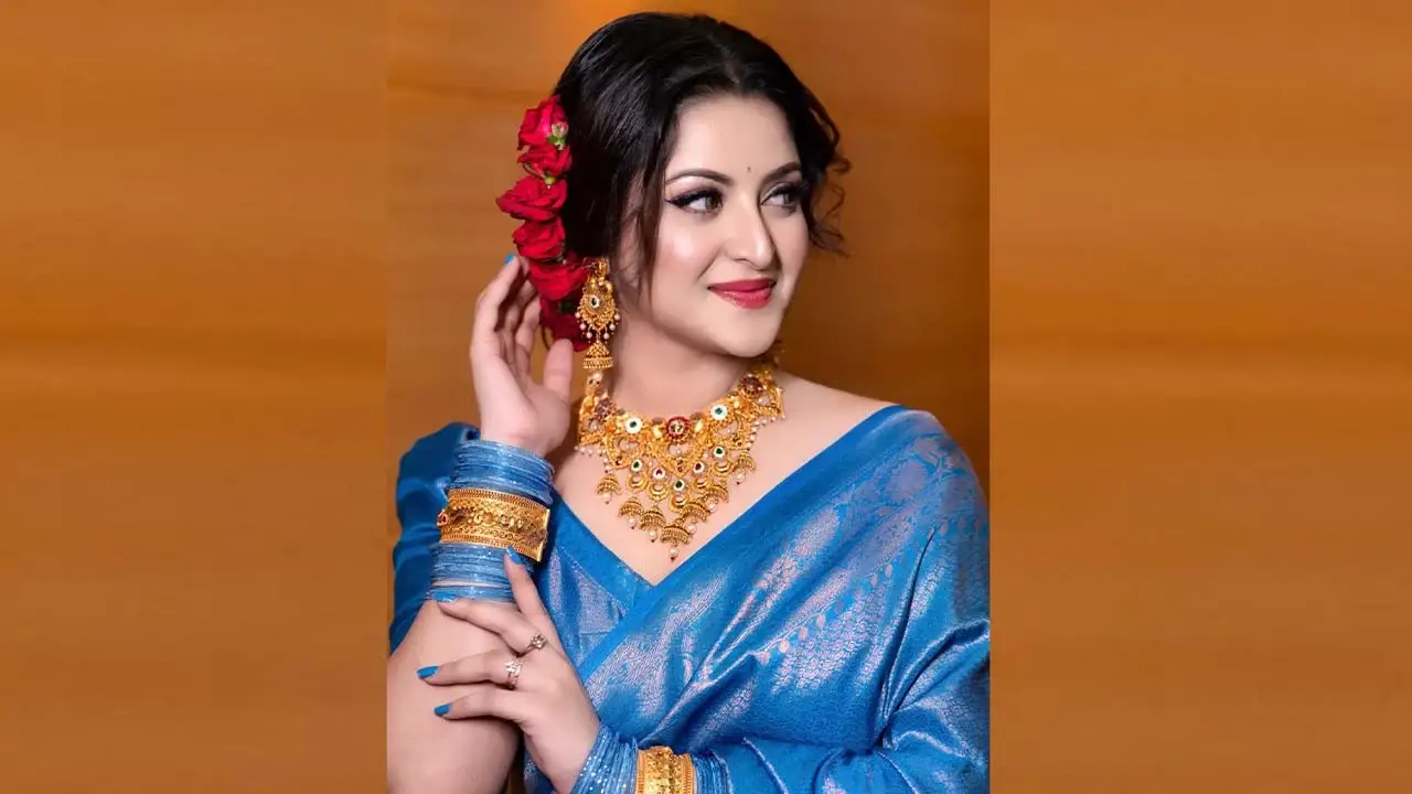 জাঁকজমক থেকে প্রশান্তির ছোঁয়া |: পরীমণির জন্মদিন
