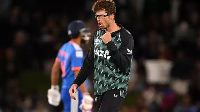 নিউজিল্যান্ডে শিশির ও ৮টায় ম্যাচ শুরু হওয়া নিয়ে সতর্ক স্যান্টনার