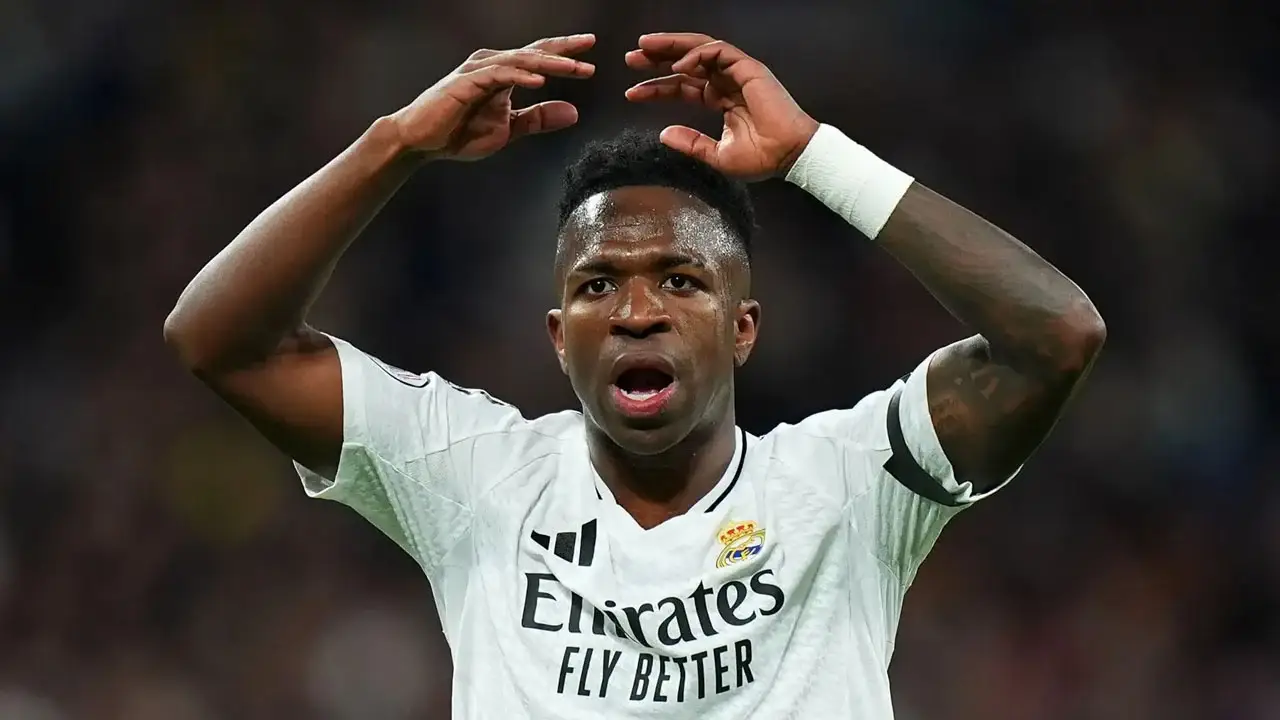 ভিনির ৪ ম্যাচের শাস্তির সময়ে ক্ষুব্ধ রিয়াল কোচ মরিনিও