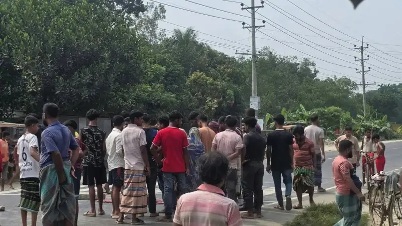 কিশোরগঞ্জে বাসের ধাক্কায় প্রাণ গেল আট বছরের শিশুর
