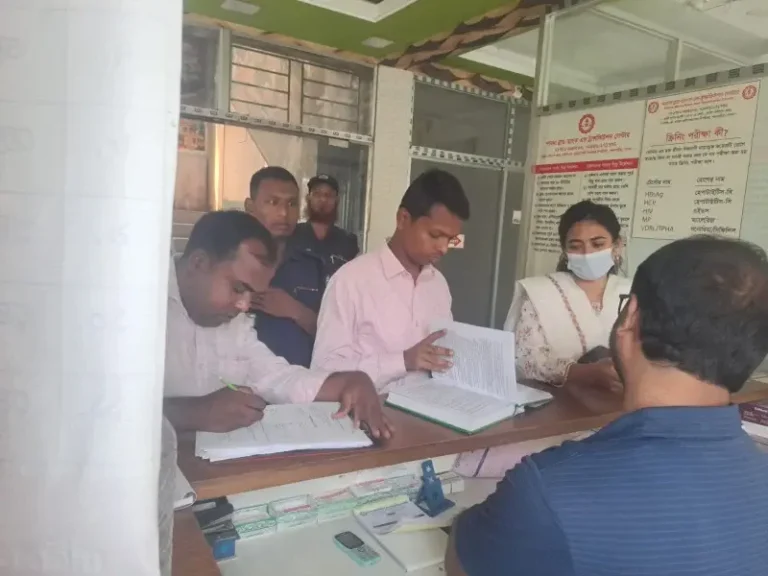জরিমানা আদায়: পাবনায় পরিবেশ দূষণ রোধে অভিযান