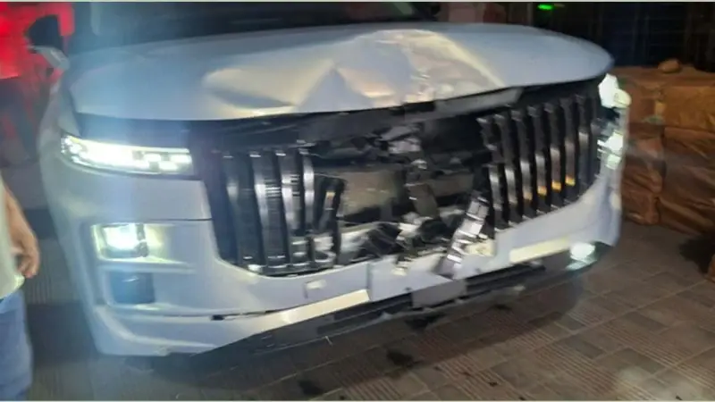 গাড়ি জব্দ: সাবেক সিআইডি প্রধানের গাড়িচাপায় মুমূর্ষু রিকশাচালক